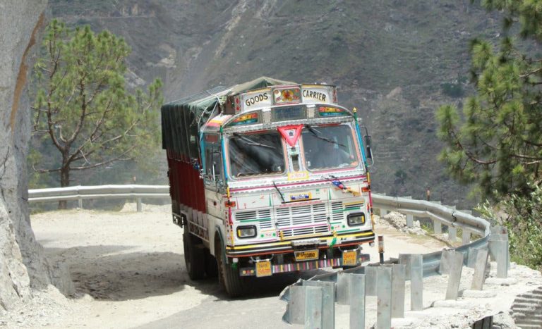 Top 10 dangerous road of India 3 TRUCKERS jumbo 1